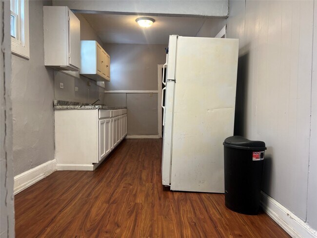 Building Photo - 274 Chenango St