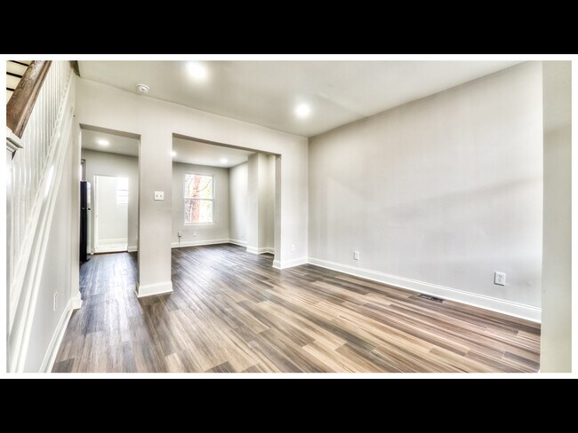 Building Photo - 1206 Darley Ave