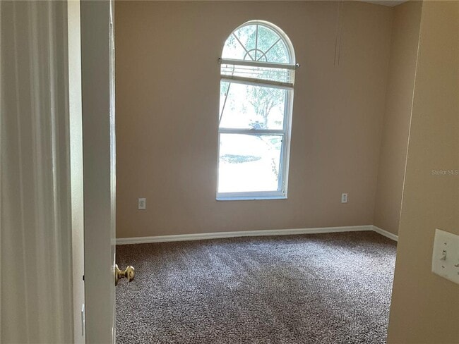 Building Photo - 2717 Villa Dr