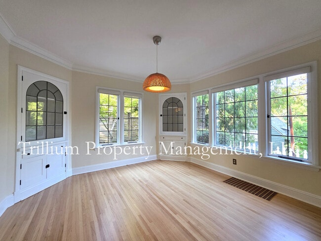 Building Photo - 2665 SW Brae Mar Ct