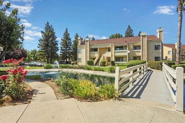 Foto del edificio - 1719 Pyrenees Ave