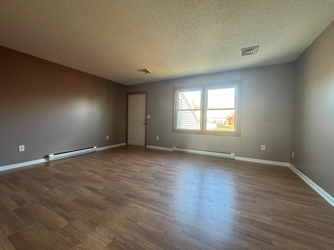 Livingroom - 17 Elm St