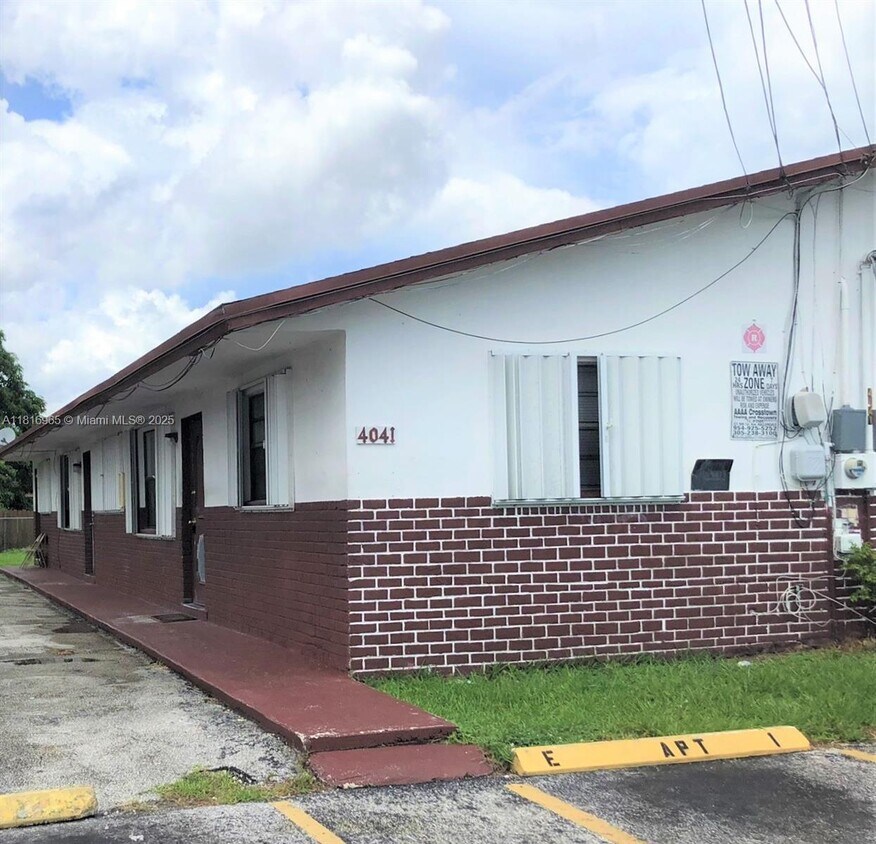 Foto principal - 4041 SW 23rd St