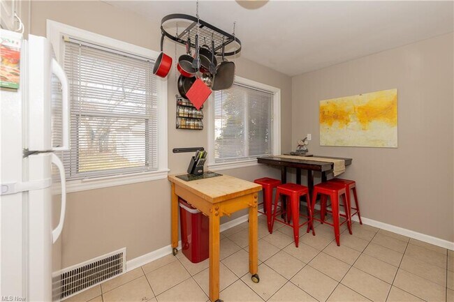 Building Photo - 5163 Haverford Dr