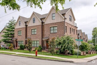 Building Photo - 414 Avoca St