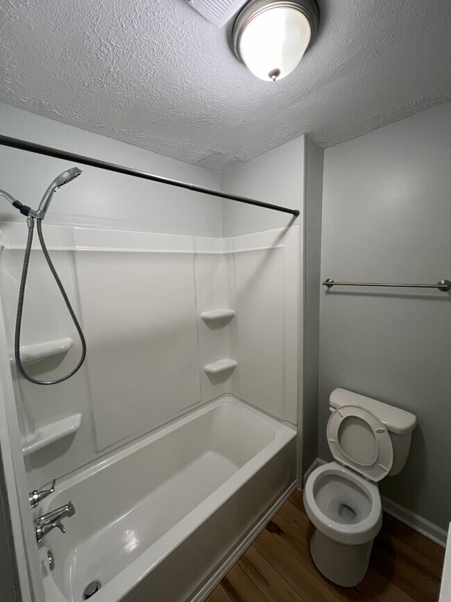 Baño - 1918 Beech St