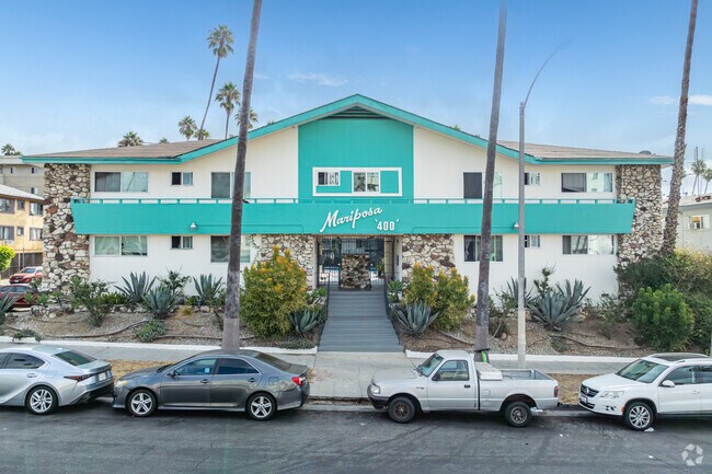 Alternar - 400 S. Mariposa