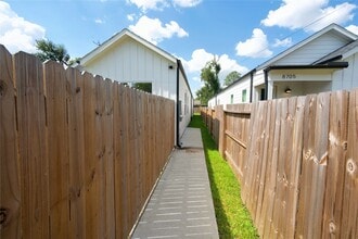 Building Photo - 8703 Wileyvale Rd