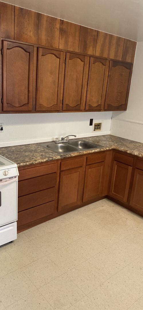 Foto del edificio - 1406 Saiz Ln