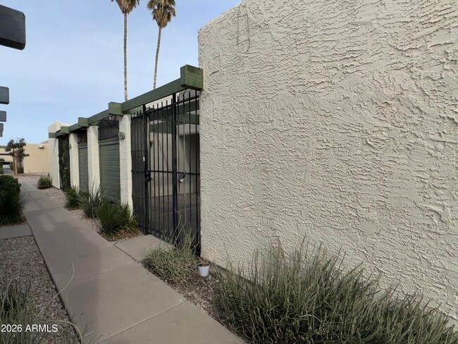 Building Photo - 546 S Allred Dr