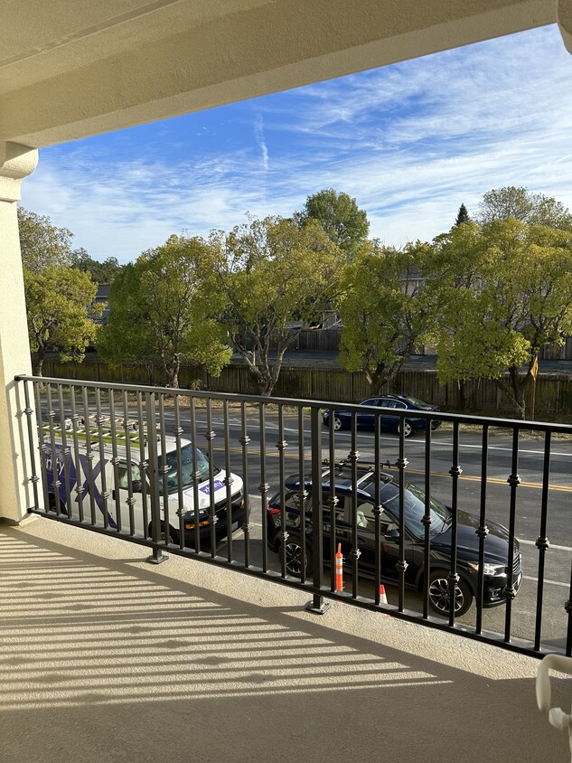 Primary Photo - 910 Rockview Rd