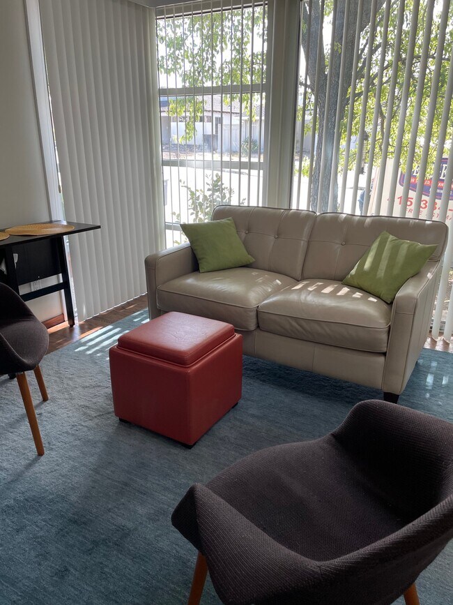 Foto del edificio - 1021 Ridgewood Dr