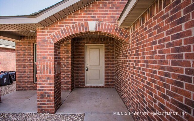 Building Photo - 2005 Kenwood Ave