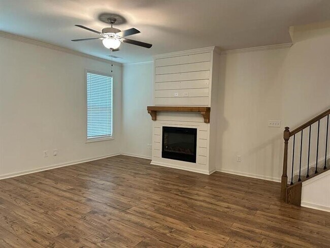Foto del edificio - 5635 Parkview Ln