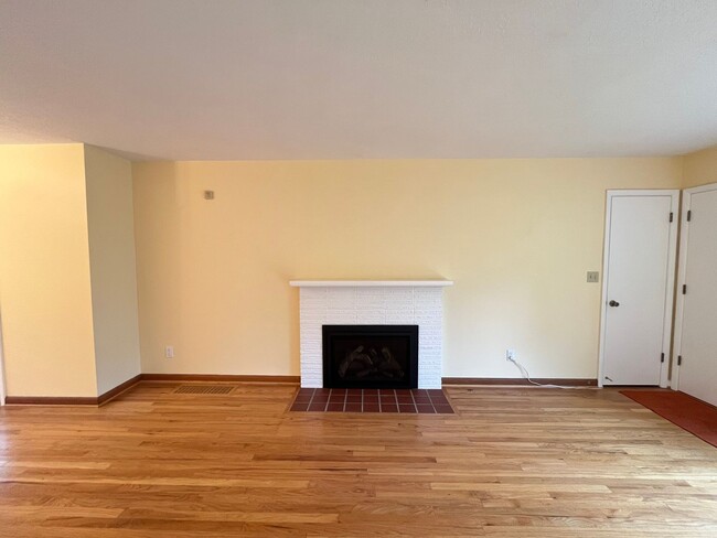 Foto del edificio - Cozy 2 Bed 1 Bath Home in South Burlingame...