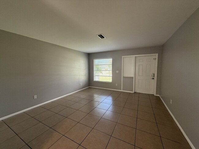 Foto del edificio - 474 Briarwood Rd