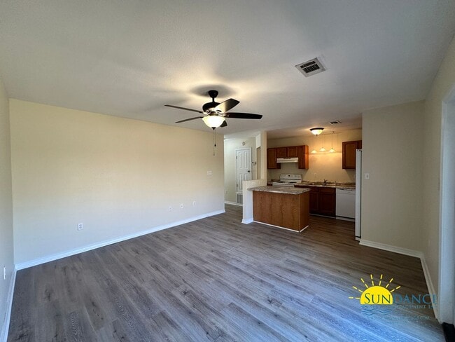 Foto del edificio - Updated 2 Bedroom Townhouse in Fort Walton...
