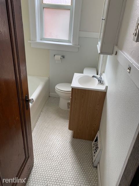 Building Photo - 1 br, 1 bath Apartment - 3158 Watson Rd