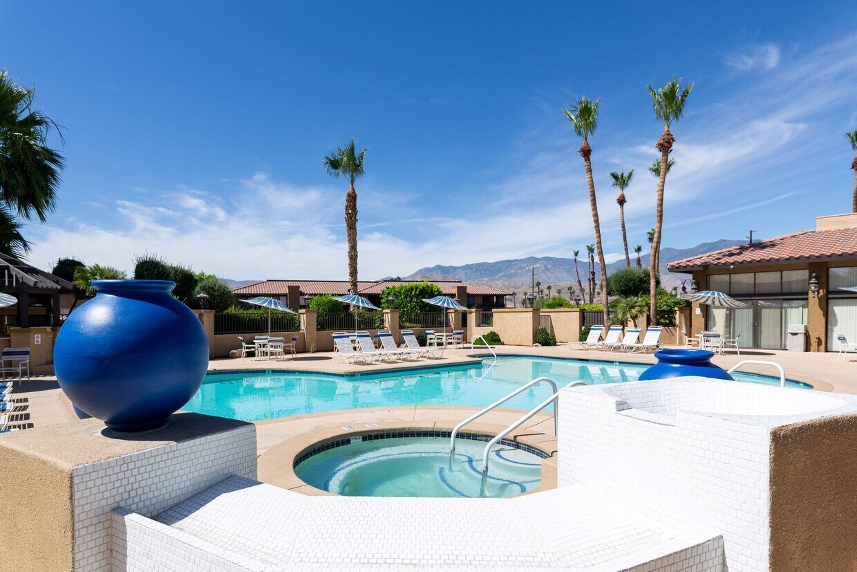 Primary Photo - AVAILABLE NOW! 3 Bed 2 Bath Apartment in C...