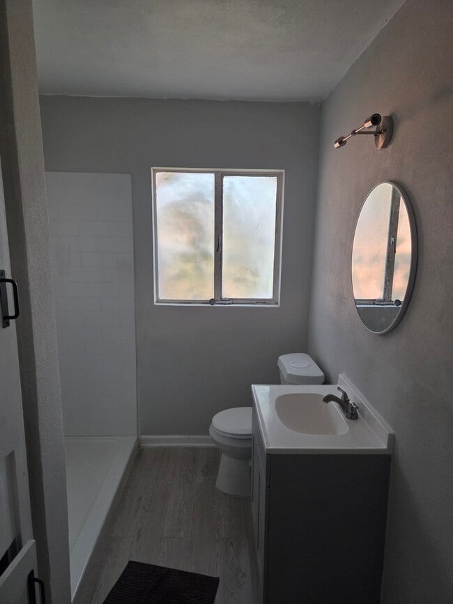 Building Photo - 2308 Santa Monica St