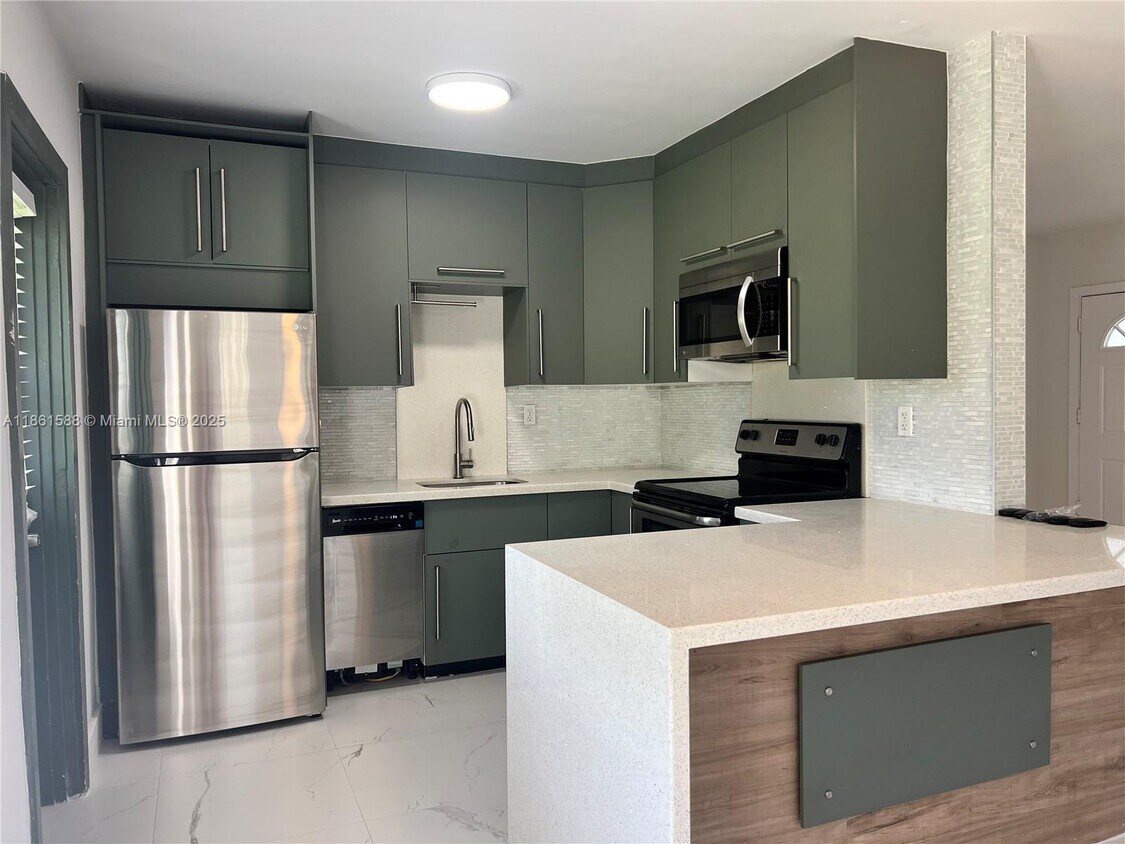 Foto principal - 1301 Sylvania Blvd