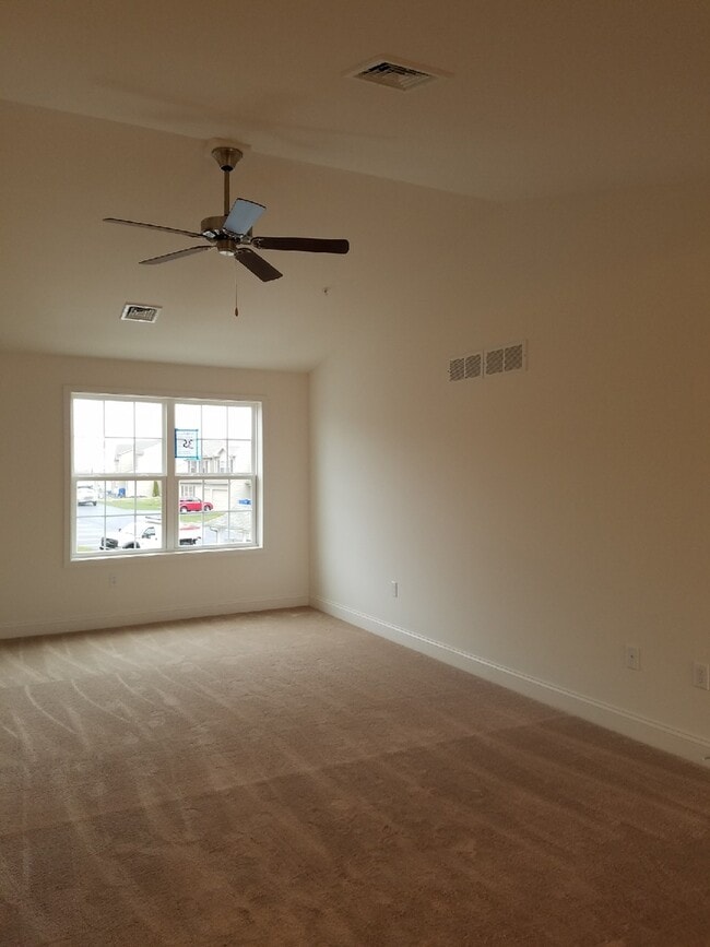 Building Photo - Hummelstown, 2 Bedroom 2 Bath Garden Home!