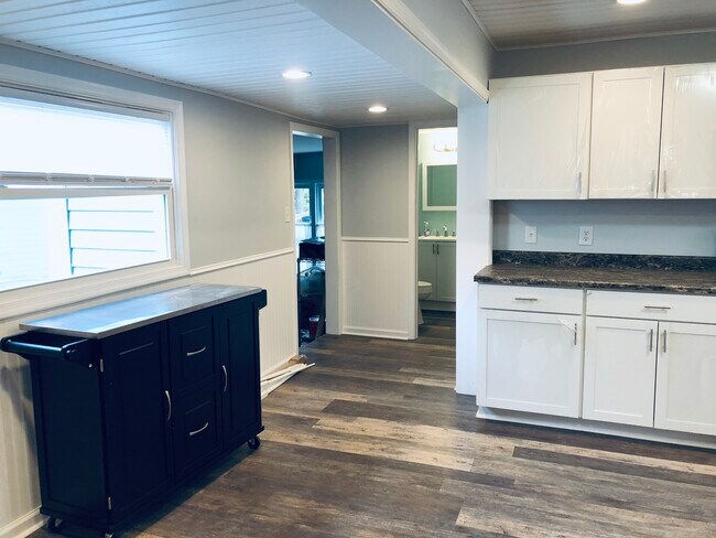 Kitchen - 208 Choptank Ave