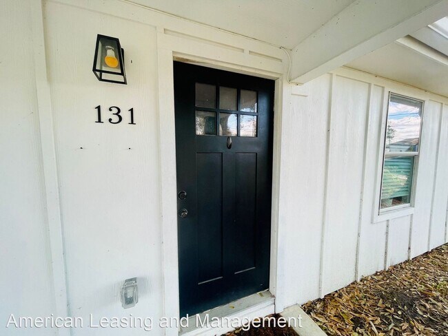 Building Photo - 3 br, 1 bath House - 131 4th Avenue