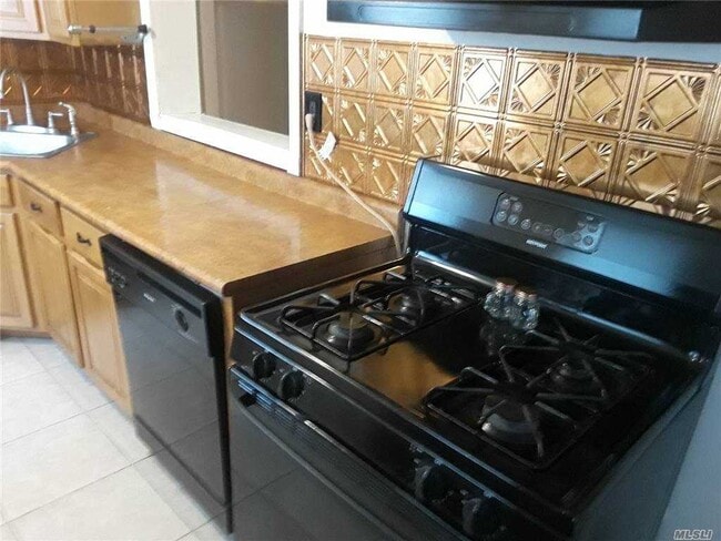 Building Photo - 64 Clinton Ave