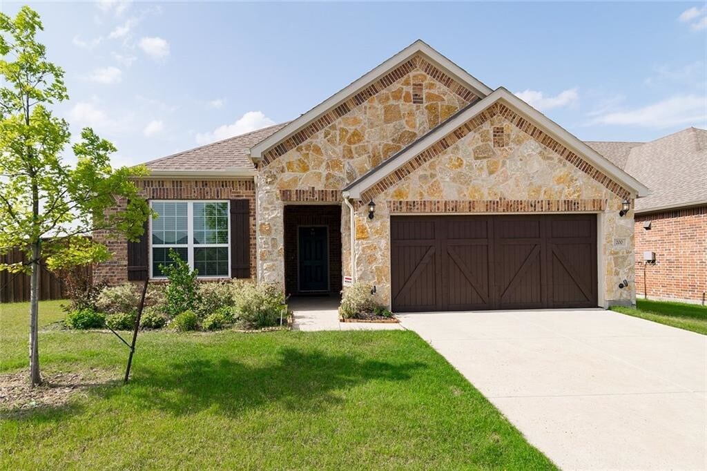 Primary Photo - 200 Copper Canyon Dr