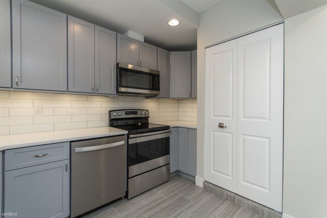 Building Photo - 1 br, 1 bath  - 1533-39 PARRISH ST Unit 1E