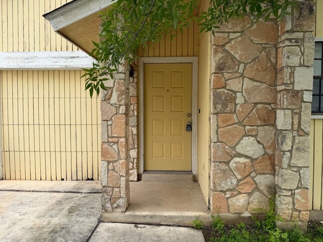 Building Photo - Charming Single-Story Home Near 1604 & Culebra