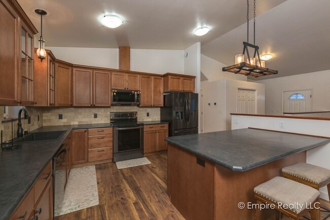 Building Photo - 4 BD Single Family Home in North Pole