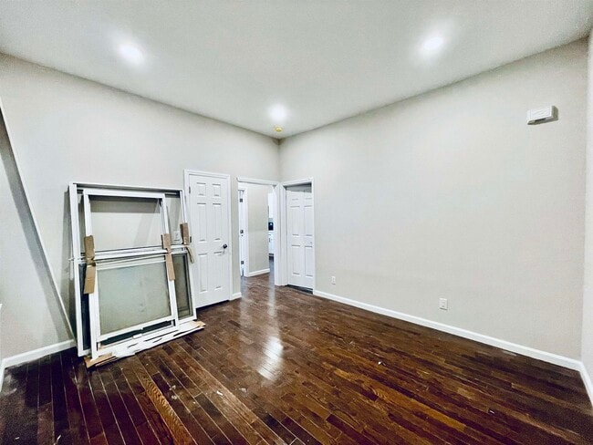 Building Photo - 1607 Kerrigan Ave