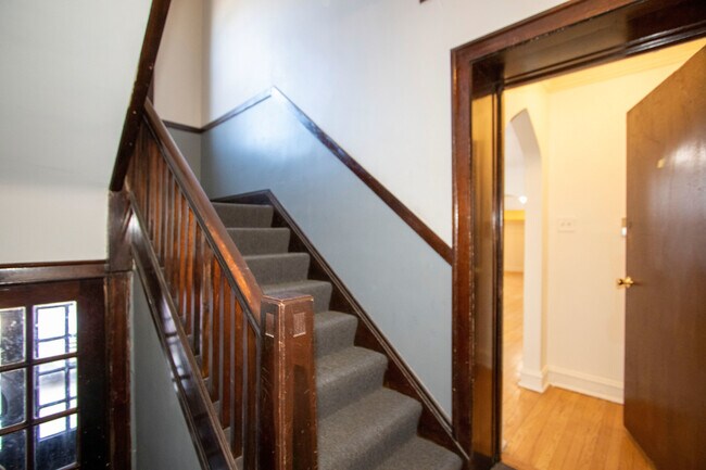 Building Photo - 1245 Fair Oaks Ave