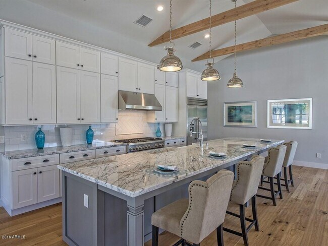 Foto del edificio - 4449 N 53rd St