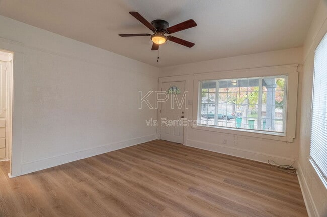 Building Photo - 444 E Sonoma Ave