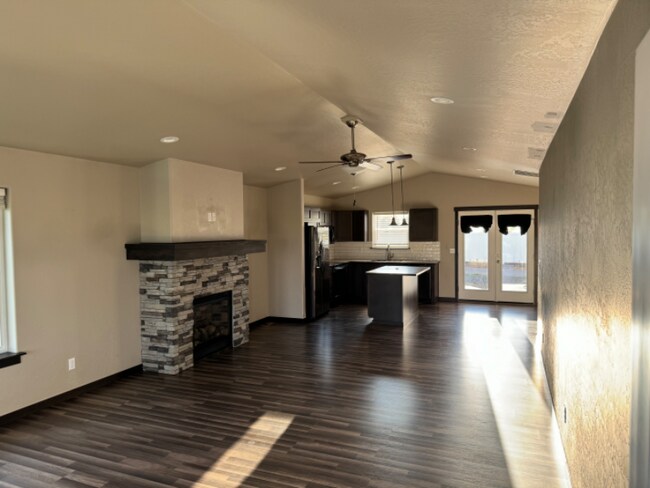 Building Photo - 8652 N Spokane St