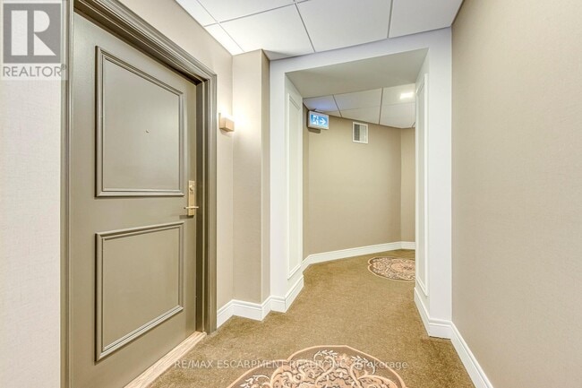 Building Photo - 399 Elizabeth St