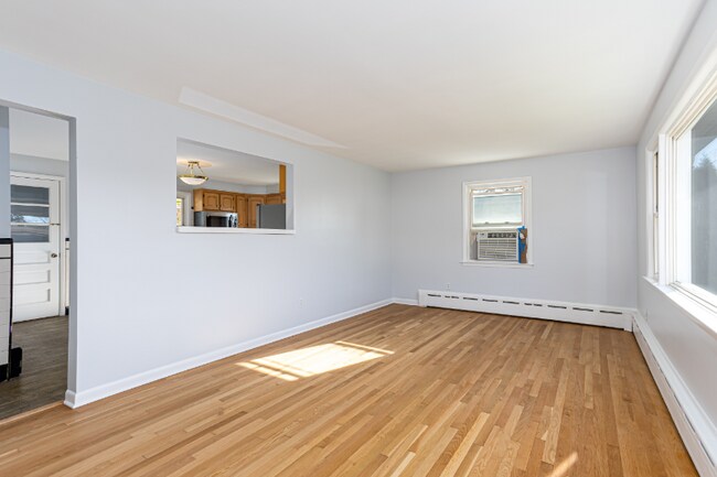 Foto del edificio - 272 Hunyadi Ave