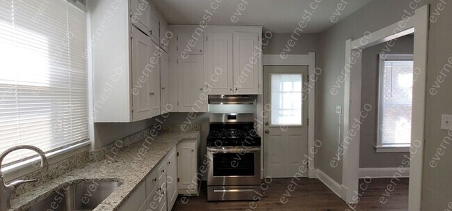 Building Photo - 514 Durango Dr