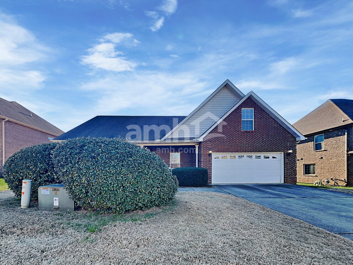 Primary Photo - 334 Royal Oaks Dr