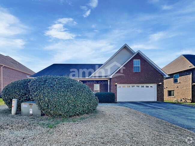 Building Photo - 334 Royal Oaks Dr