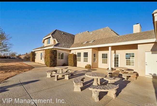 Foto del edificio - 5 br, 6 bath House - 8250 Cataba Rd