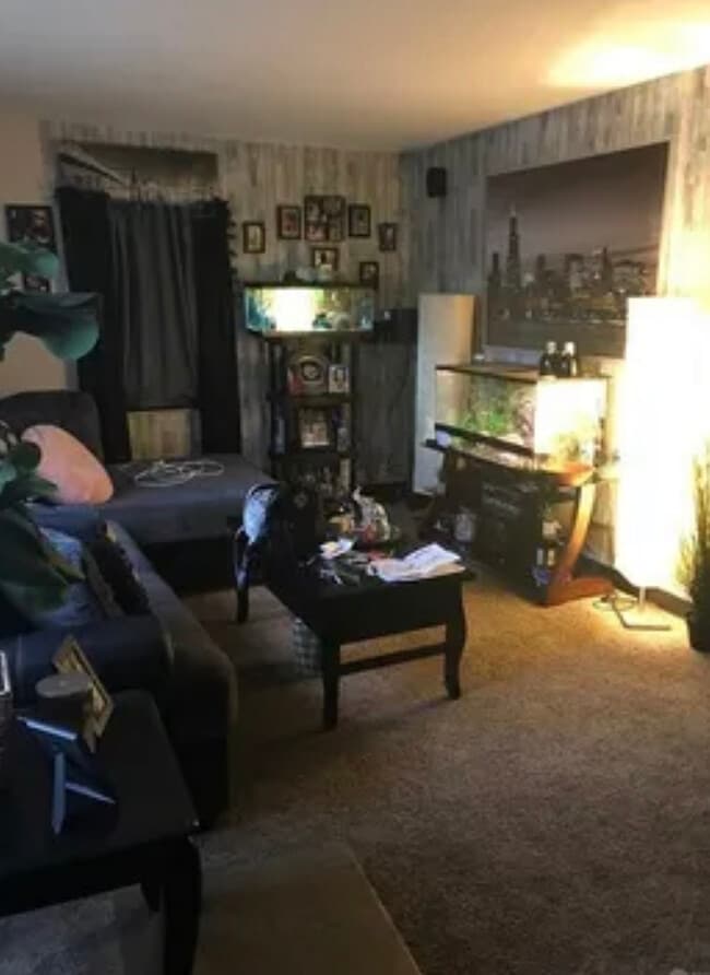 Building Photo - 803 Uhrig Ave