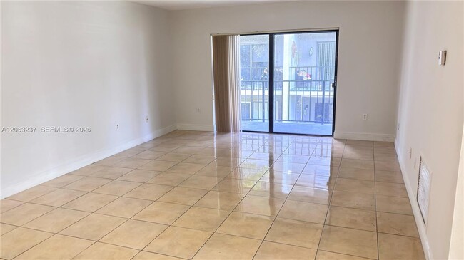 Building Photo - 10421 N Kendall Dr
