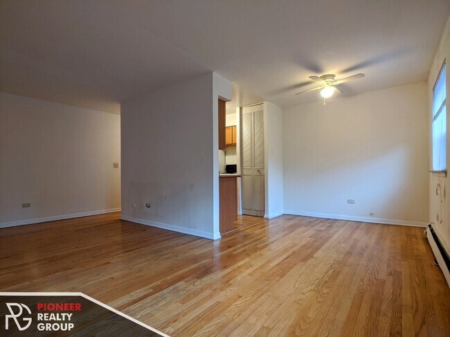 Foto del edificio - 502 W Briar Pl