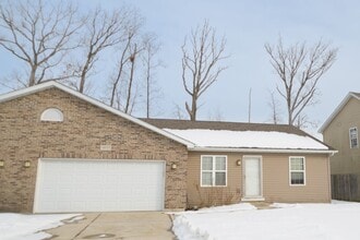 Building Photo - 693 Dearborn Rd