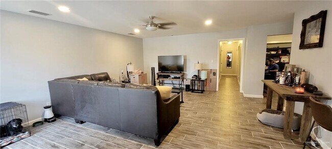 Foto del edificio - 601 Hibiscus Ave