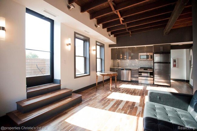 Building Photo - 7960 Kercheval Ave